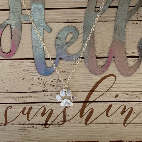 Paw 🐾 Print Dainty Silver Necklace🐶💗 - Picture 4 of 7